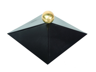 Dachhaube 4-eckig Schwarz mit Messingkugel Dachhaube 4-eckig Schwarz mit Messingkugel