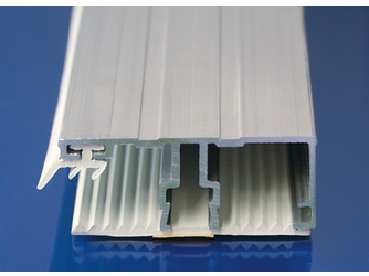 Deckprofil Rand Alu 60x28x28mm, für Plattenstärke: 16mm Deckprofil Rand Alu 60x28x28mm, für Plattenstärke: 16mm