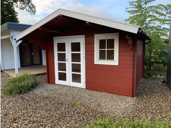 Blockhaus H28-3838-DT-EF Skand. Fichte Satteldach, Stärke: 28mm, 380x380cm