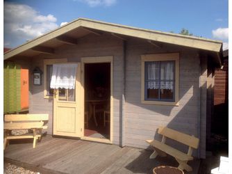 Blockhaus H28-4230-ET-EF Skand. Fichte Satteldach, Stärke: 28mm, 420x300cm