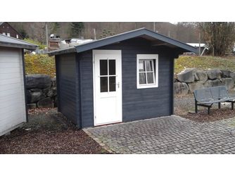 Blockhaus TS-H28-3024-ET-EF Skand. Fichte Satteldach, Stärke: 28mm, 300x240cm