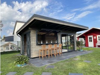 Blockhaus Tiroler Schloß BBQHouse Skand. Fichte Pultdach, Stärke: 58mm, 620x340cm