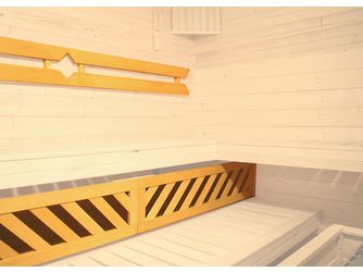 Komfortpaket 1 inkl. Rückenlehne und Liegenblende, Mindestmaß Sauna B194xT144cm