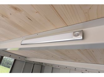 LED-Leuchte für Gerätehaus und Geräteschrank 40x440x15mm