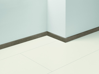 Sockelleiste SL 3 Eiche D116 2200 x 40 x 16 mm Sockelleiste SL 3 Eiche D116 2200 x 40 x 16 mm