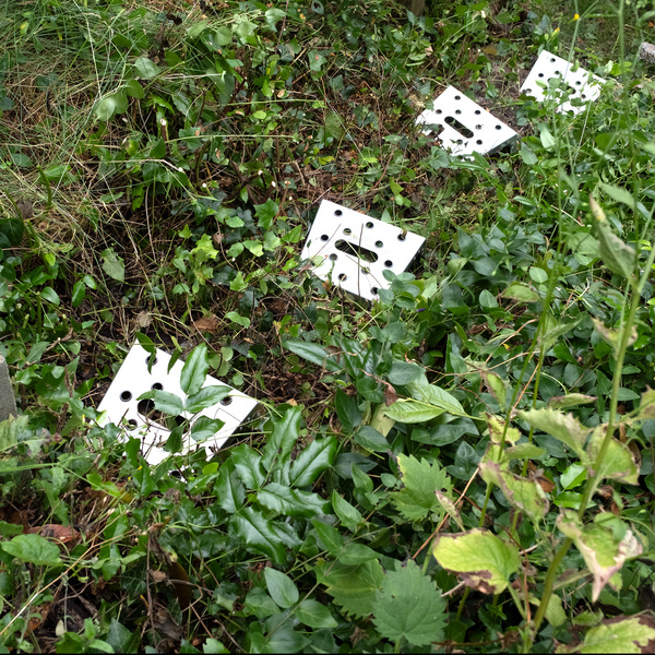 Hangstufe 20 x 20cm Stahl verz. mit Griffmulde Oberfläche gelocht