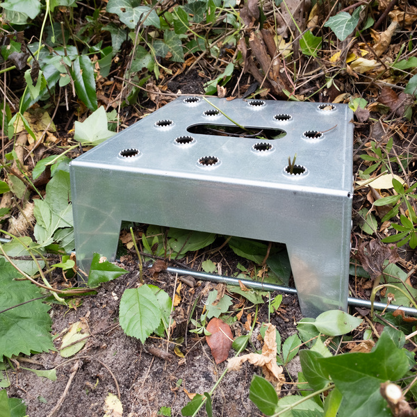 Hangstufe 20 x 20cm Stahl verz. mit Griffmulde Oberfläche gelocht