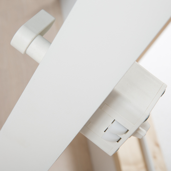 Kniestocktüren 11,5 cm Türrahmen aus Fichte, Tür CPL Platte, U-Wert 0,65, weiß lasiert Deckenöffnung 80 x 56 cm