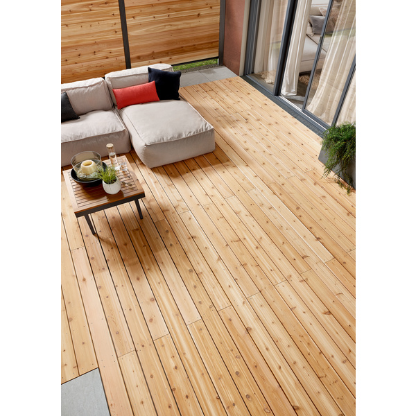 Terrassendiele Western Red Cedar einseitig gebürstet, einseitig glatt - 27 x 143 mm