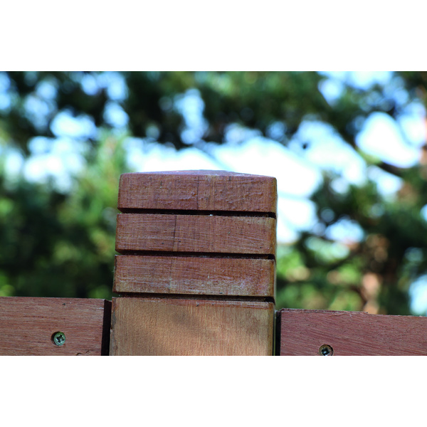 Madura Pfosten Kapur, mit Pyramidenkopf 90x90x1900mm, natur VE=026