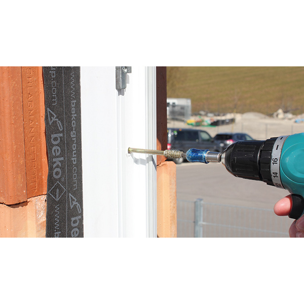 Universal Fensterfolie 100mm x 50m, ein- und wechselseitig klebend DE/IT/FR/PL/EN