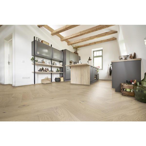 Parkett Eiche Chambord Natur, weiß geölt Fischgrät geölt