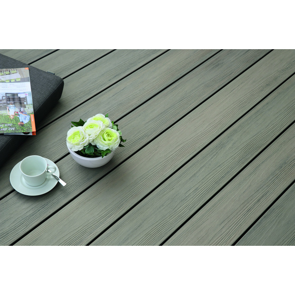 Terrassendiele BPC massiv hellgrau geriffelt - 20 x 140 mm