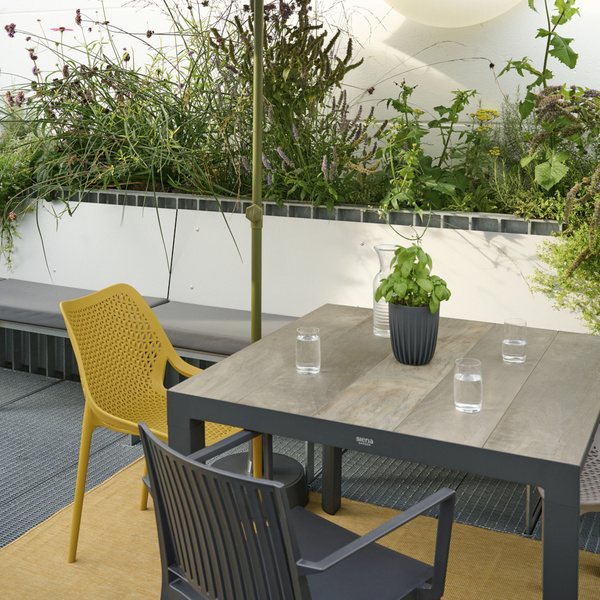 SILVA Tisch 80x80cm matt anthrazit/wash-grey Abstandhalter inkl. 8 Sandsäckchen