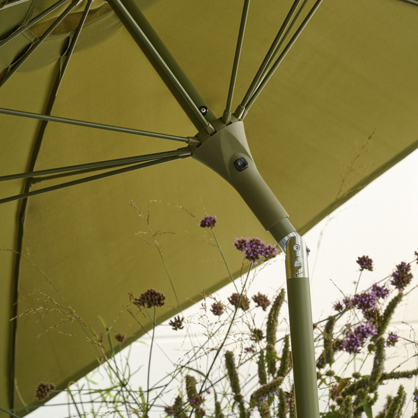 PAOLO Mittelstockschirm Ø270cm olive Gest. Alu, Rope, Armlehnen aus Teak