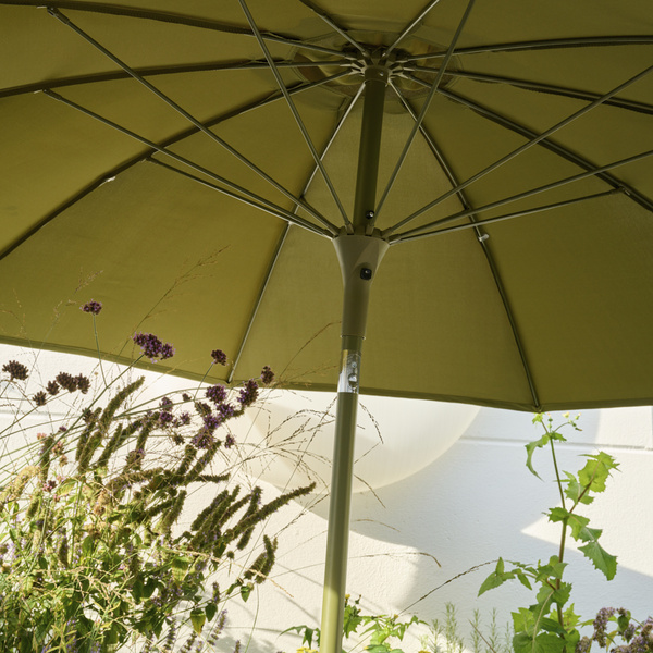 PAOLO Mittelstockschirm Ø270cm olive Gest. Alu, Rope, Armlehnen aus Teak