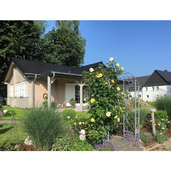 Blockhaus Sauerland Skand. Fichte Satteldach, Stärke: 94mm, 1049,50x749cm