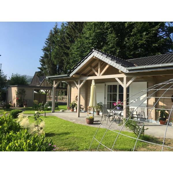 Blockhaus Sauerland Skand. Fichte Satteldach, Stärke: 94mm, 1049,50x749cm