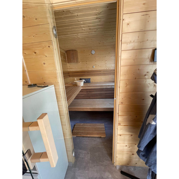 Sauna Blockhaus Tiroler Schloß Grünwald Skand. Fichte Pultdach, Stärke: 58mm, 467x212cm