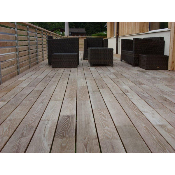 Terrassendiele Robinie beidseitig glatt, keilgezinkt