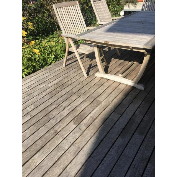 Terrassendiele Robinie beidseitig glatt, keilgezinkt